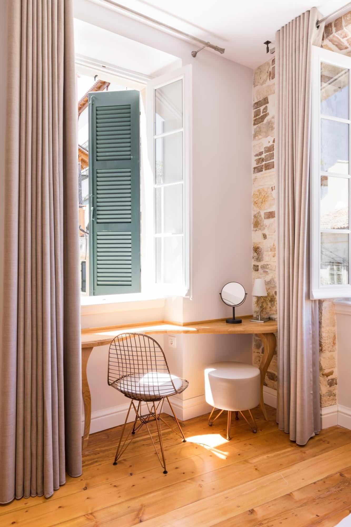 Acanthus Blue Hotel 3*